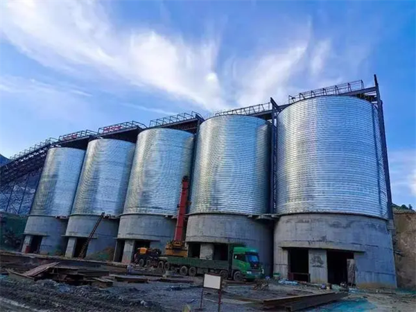 垫江螺旋咬口钢板仓施工现场